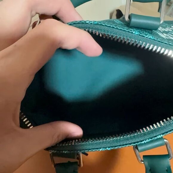 LOUIS VUITTON keepall puppy paw print hand-held shoulder crossbody travel bag - Picture 4 of 5